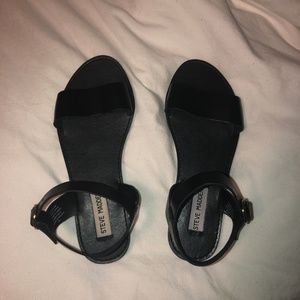 Steve Madden Donddi Black Leather Sandals